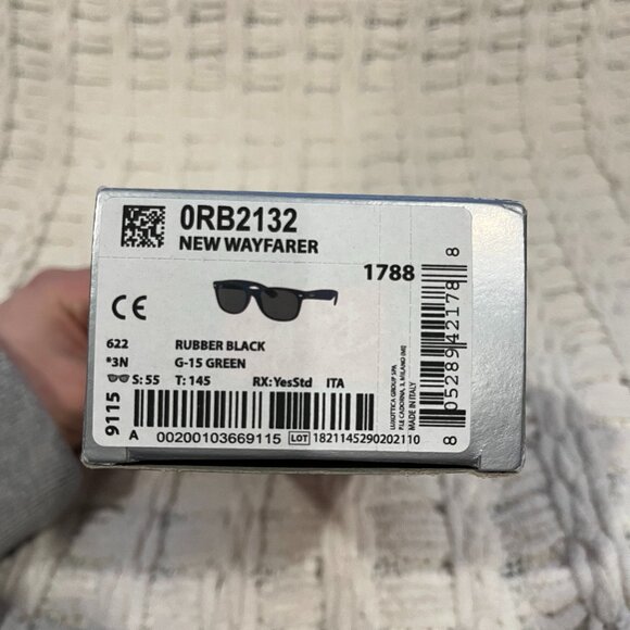 Ray Ban Wayfarer Sunglasses - Picture 6 of 7